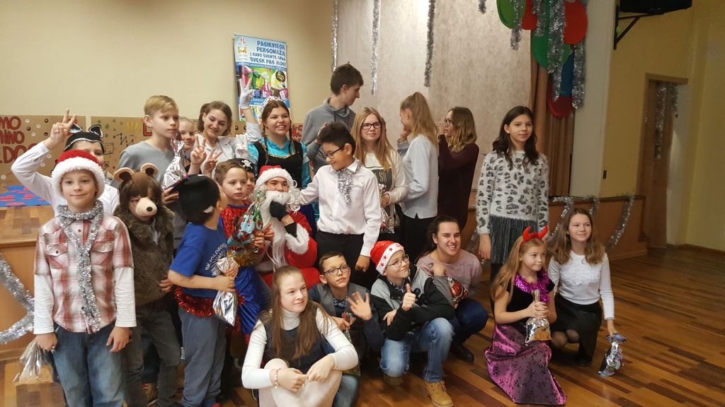 KALĖDINĖ ŠVENTĖ IŠ... LAGAMINO