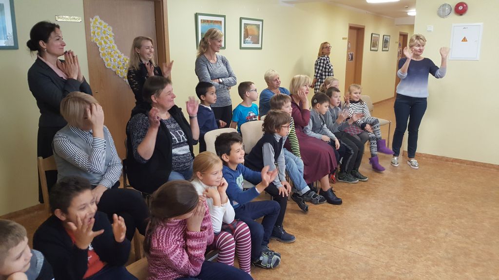 „MAŽOSIOS PĖDUTĖS“