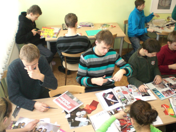 REKORDINĖ TRISPALVĖ